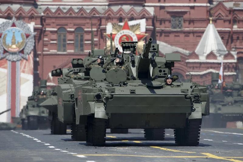 Триумфальный дебют: Какое оружие впервые показали на прошлых парадах Победы и ждать ли 9 Мая «Орешник»