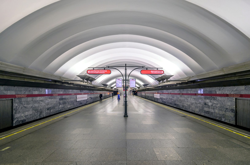 8 самых интересных станций метро Петербурга