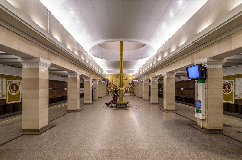 8 самых интересных станций метро Петербурга